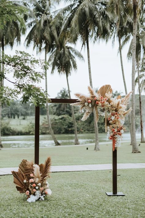 The Ultimate Guide To A Neutral Boho Wedding Theme - That Isle Life Neutral Boho Wedding, Bright Wedding Bouquet, Boho Themed Party, Boho Wedding Arch, Boho Wedding Ceremony, Rusting Wedding, Boho Wedding Theme, Boho Backdrop, Wedding Entrance Decor