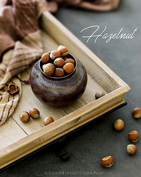 Nuts Photography, Western Style Food, Chinese Cake, Assorted Nuts, Nut Recipes, Black Food, Food Photography Inspiration, Food Props, Food Photography Tips