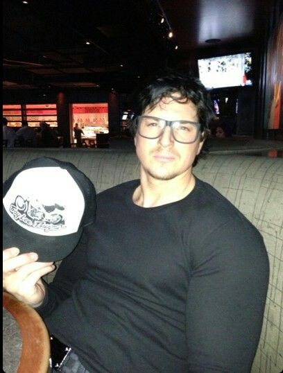 Zak Bagans...messy hair don't care. Ghost Adventures Funny, Ghost Adventures Zak Bagans, Ghost Shows, Bed Hair, Zak Bagans, Hipster Glasses, Ghost Adventures, Paranormal Investigation, Ghost Hunters