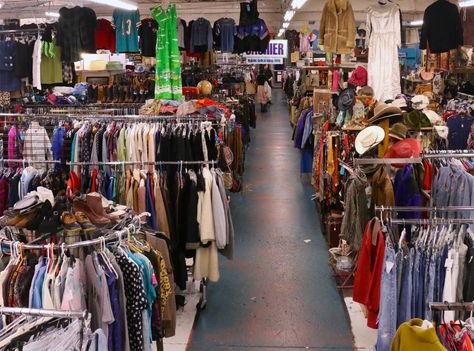 Best Thrift & Vintage Stores in Portland, Oregon by Conscious by Chloé - House of Vintage Portland House, Vintage Thrift Stores, Clothes Shops, Retro Clothes, Vintage Stores, Cottagecore Clothes, Thrift Store Crafts, Party Clothes, Dress Sketches