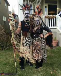 Witch Doctors Costume Witch Doctor Costume, Doctor Couple, Funny Group Halloween Costumes, Doctor Halloween Costume, Halloween Costumes Women Creative, Couples Costumes Creative, Funny Couple Costumes, Popular Halloween Costumes, Costumes For Couples