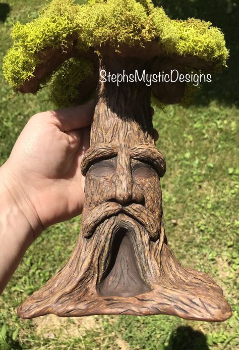 The Great Deku Tree Great Deku Tree, Zelda Diy, Deku Tree, Zelda Party, Clay Diy Projects, Clay Work, Zelda Art, Tiny Things, Tree Sculpture