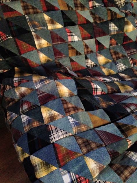 Jean Quilt Ideas, Flannel Quilt Patterns, Colchas Country, Denim Quilt Patterns, Blue Jean Quilts, Jean Quilt, Creeper Minecraft, Flannel Quilts, Scrappy Quilt Patterns