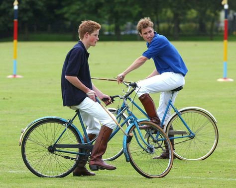 Prince Harry Pictures, Prince William And Harry, Polo Match, Biking Outfit, I Want To Ride My Bicycle, Celebrity Families, Young Prince, Bicycle Art, Adam Levine