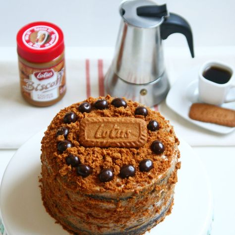 Biscoff Coffee Cake, Dinner Party Nibbles, Biscoff Coffee, Food Photography Cake, Party Nibbles, Biscoff Recipes, Biscoff Cake, Chocolate Covered Espresso Beans, Biscoff Cookie Butter