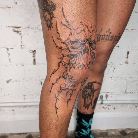 Skull Over Knee Tattoo, Shattered Knee Tattoo, Skull Knee Cap Tattoo, Skull Tattoos Knee, Men’s Knee Cap Tattoo, Knee Skeleton Tattoo, Round Knee Tattoo, Knee Hinge Tattoo, Kneee Tattoos