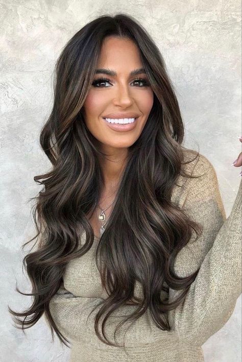 Baby Lights Dark Hair, Baby Lights Hair Brunette Dark Brown, Baby Lights On Black Hair, Tia Booth Hair, Baby Lights Caramelo, Baby Highlights Brown Hair, Baby Highlights Dark Hair, Darker Balayage, Baby Lights On Dark Hair