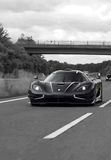 sssupersports: Koenigsegg One:1 on road. MORE [+] Car Gif, Jordan Logo Wallpaper, Fast Sports Cars, Car Backgrounds, Exotic Sports Cars, Nitric Oxide, Full Throttle, Bugatti Chiron, Super Luxury Cars