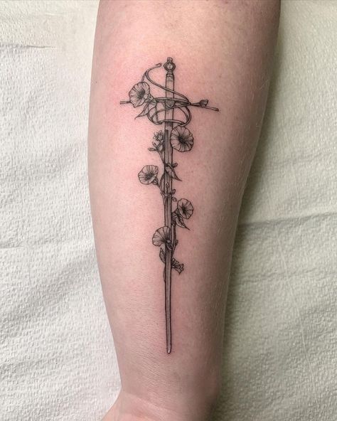 Rapier Tattoo, Morning Glory Vine Tattoo, Bestie Tats, Cottagecore Tattoo, Morning Glory Tattoo, Glory Tattoo, Tattoos 2023, Soft Tattoo, Morning Glory Vine