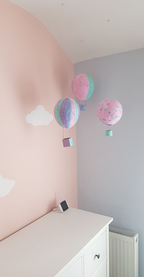 Paper mache.. baby girls bedroom Paper Mache Balloon Crafts, Baby Girls Bedroom, Diy Hot Air Balloon, Diy Hot Air Balloons, Papel Mache, Classroom Crafts, Paper Mache, Hot Air Balloon