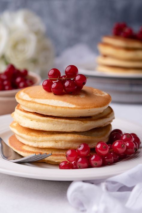 The BEST Thick & Fluffy Pancakes Made Without Baking Powder Pancakes Recipe Without Baking Powder, Thick Fluffy Pancakes, Pancake Warmer, Family Breakfast, Pancakes Ingredients, Homemade Pancakes, How To Make Pancakes, Dairy Free Milk, Fluffy Pancakes