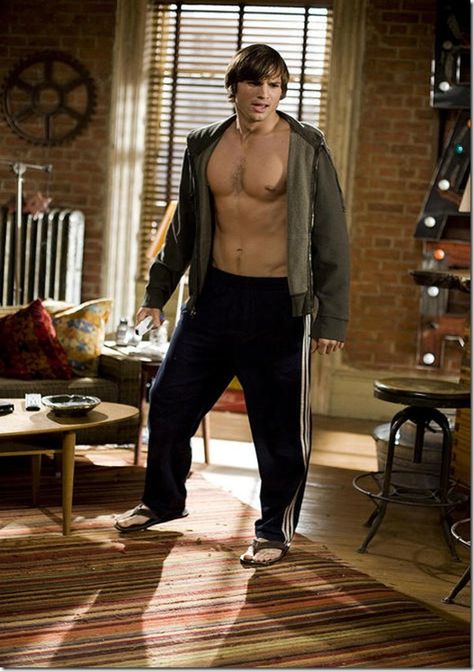 Ashton Kutcher Shirtless, Aston Kutcher, Colson Baker, Hottest Male Celebrities, Ashton Kutcher, Hot Actors, Cute Celebrities, Wearing Clothes, Celebrities Male