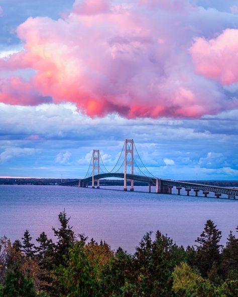 Mackinaw Bridge, Southern Michigan, Great Lakes Ships, Mackinaw City, Michigan Vacations, Mackinac Bridge, Scenic Travel, Michigan Travel, Mackinac Island