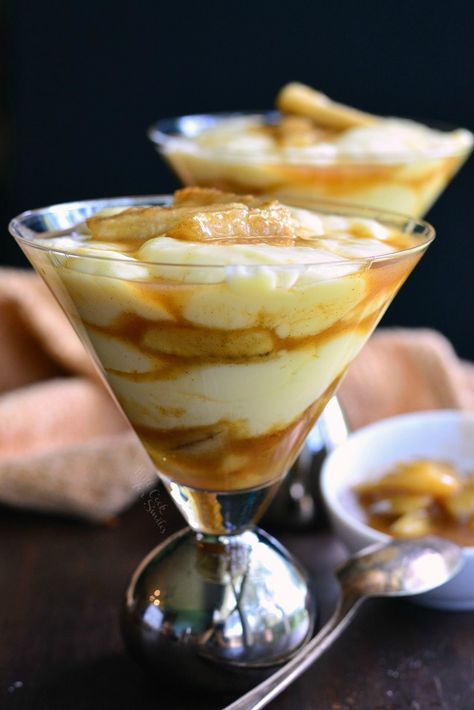 Bananas Foster Pudding Parfait. Amazing homemade vanilla pudding layered with delicious bananas foster. Smooth, sweet pudding and fresh bananas foster created a banana explosion flavor in your mouth. Alcohol Desserts, Pudding Parfait Recipes, Banana Foster Recipe, Banana Foster, Homemade Vanilla Pudding, Will Cook For Smiles, Pudding Parfait, Entertaining Food, Alcoholic Desserts