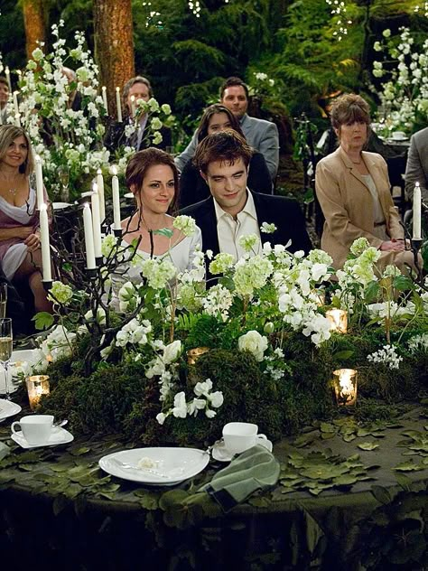 Twilight Themed Wedding, Bella And Edward Wedding, Breaking Dawn Wedding, Bella Y Edward, Twilight Wedding, Robert Pattinson Twilight, Forest Theme Wedding, Bella Wedding, Twilight Photos