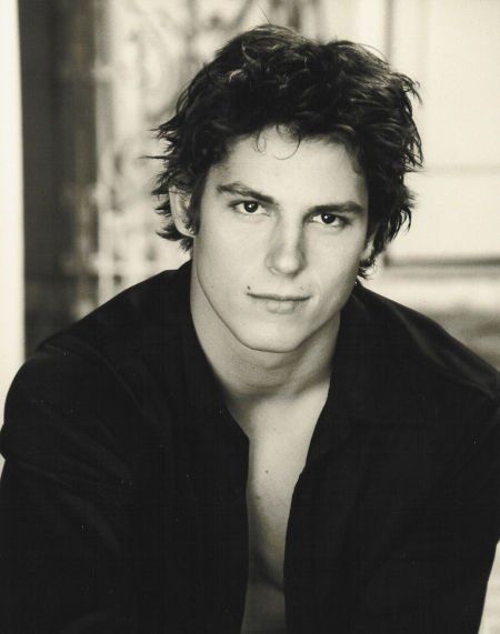 Sean Faris.
i used to believe i would marry this man <3 love him Sean Faris, You're Perfect, Crooked Smile, Oki Doki, Le Male, It's Raining, Hollywood Stars, Character Portraits, Book Aesthetic