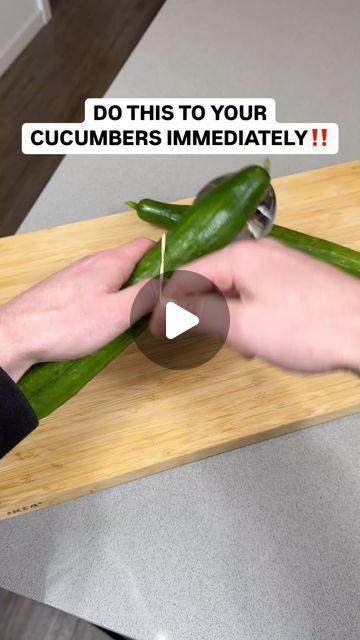 Amin Tips on Instagram: "Follow me @amintips for more tips! Here’s how to make your cucumbers last over two weeks 🤯 #lifehacks #lifetips #doityourself #kitchentips #kitchenhacks #cookingtips" Fruit Hacks, Kitchen Hacks Food, Amazing Food Hacks, Storing Fruit, Life Hackers, Home Economics, Veggie Dishes, Kitchen Recipes, Kitchen Hacks