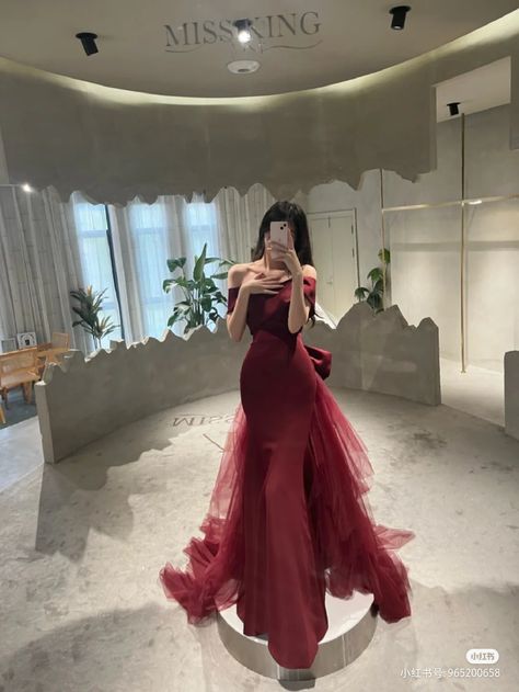 Prom Dresses Off Shoulder Classy, Mairmaid Dress, Red Debut Dress, Dark Red Prom Dresses Long Elegant, Douyin Prom Dress, Dark Red Dress Long Elegant, Red Dress Ballgown, Prom Dresses Asian, Prom Dress Asian