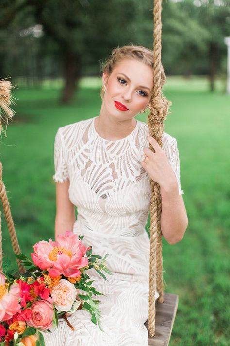 Scallop-inspired wedding dress: http://www.stylemepretty.com/little-black-book-blog/2016/04/21/white-dress-red-lip-bright-blooms-weve-got-it-all/ | Photography: Jess Barfield - http://www.jessbarfield.com/ Red Hair Brides, Wedding Makeup Inspiration, Beautiful Wedding Makeup, Gorgeous Wedding Makeup, Wedding Hairstyles And Makeup, Wedding Makeup Ideas, Red Lip Makeup, Red Wedding Dresses, Bridal Make Up