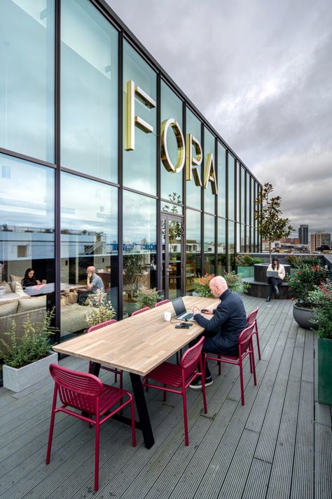 Plants Terrace, Flexible Workspace, Coworking Office, Rooftop Terrace Design, Rooftop Design, Office Photo, London Office, Outdoor Office, Office Snapshots