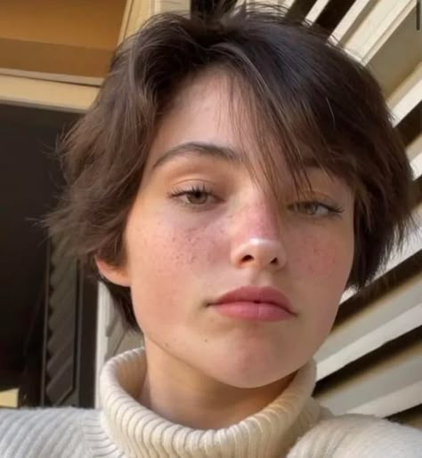 I’m wanting to get a short haircut like this but have no idea how to style it or what to do to make it look like that. Any advice? : Hair Gio Scotti, Really Short Haircuts, Short Hair Tomboy, Girls Short Haircuts, Really Short Hair, Hair Inspiration Short, Girl Haircuts, Very Short Hair, Cut My Hair