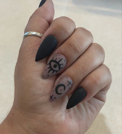 Spooky Nails Short, Simple Spooky Nails, Almond Halloween Nails, Spooky Season Nails, Nails Spooky, Spooky Summer, Cartoon Nails, Spooky Nails, Witchy Nails