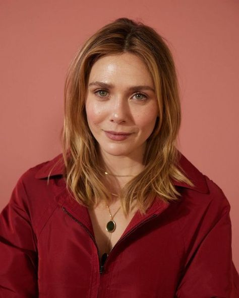 Elizabeth Olsen Wallpaper, Ghost Riley, Elizebeth Olsen, Olsen Sister, Elizabeth Olsen Scarlet Witch, Scarlet Witch Marvel, Cute Pics, Elizabeth I, Lucy Hale