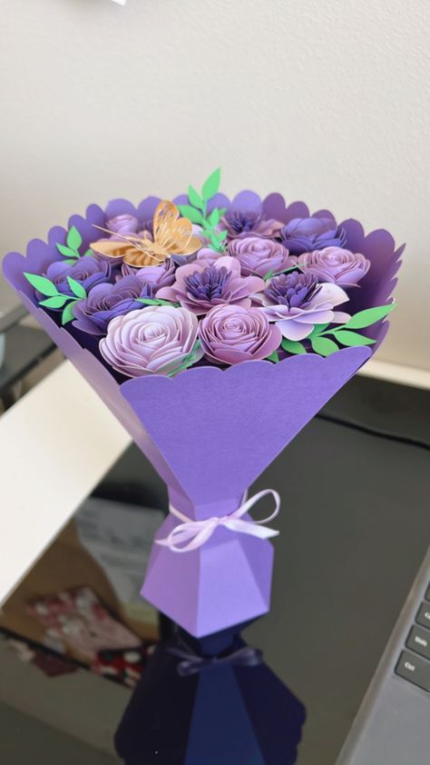 Diy paper flower bouquet Flower Bouquet Craft Ideas, Flower Bouquet Of Paper, Flower Boquettes Paper, Diy Paper Bouquet 💐, Card Stock Flower Bouquet, Diy Craft Bouquet, Bouquet Made Of Paper, How To Make Flower Bookey With Paper, Diy Bouquet Of Flowers Paper