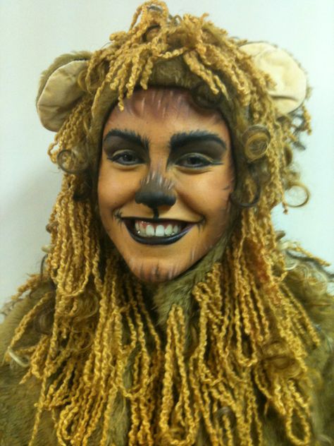 Wizard Of Oz Makeup Ideas, Lion Wizard Of Oz, Wizard Of Oz Makeup, Wizard Of Oz Lion, Literary Costumes, Lion Makeup, Wizard Of Oz Witch, The Wizard Of Oz Costumes, Animal Costume Ideas