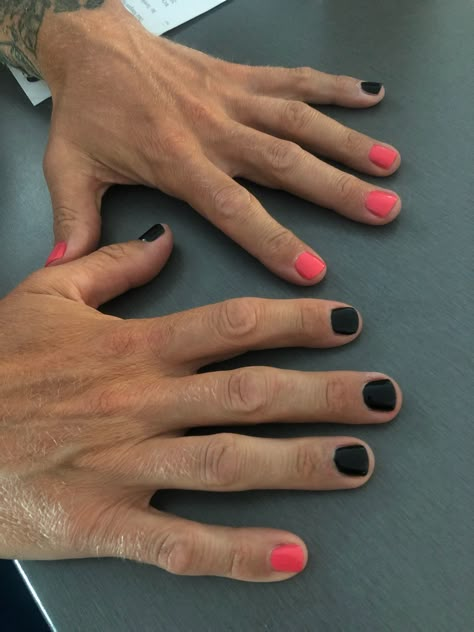 Painted Nails On Men, Men With Painted Nails And Rings, Man Painted Nails, Nail Colors For Men, Man With Painted Nails, Men Nail Polish Design, Masculine Nail Polish, Guys With Painted Nails Aesthetic, Masculine Manicure Ideas