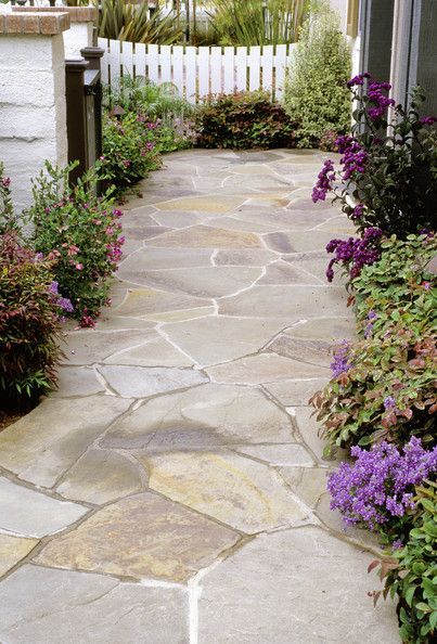 Front Yard Walkway, Walkway Landscaping, Front Walkway, Flagstone Patio, Stone Walkway, Garden Walkway, Budget Patio, Front Patio, Have Inspiration