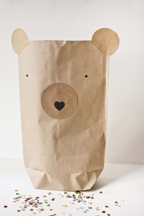 Paper Bag Flooring, Diy Paper Bag, Teddy Bear Party, Teddy Bear Birthday, Gift Bags Diy, Folding Origami, Diy Backpack, Mason Jar Gifts, Creative Gift Wrapping