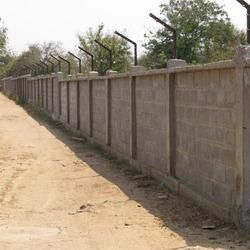 Compound Wall Compound House, Wall Concrete, House Fence, Compound Wall Design, Boundary Wall, House Fence Design, India Architecture, Compound Wall, Boundary Walls