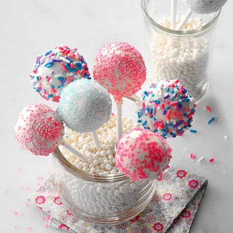 Things To Bake At Home, Easy Things To Bake, Cheesecake Pops Recipe, Cheesecake Cake Pops, Princess Party Food, Things To Bake, Cheesecake Pops, Confetti Cake, Cheesecake Cake