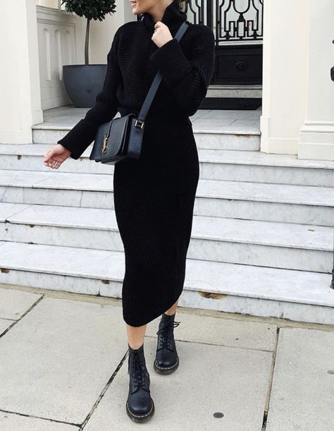 Black Ribbed Skirt Outfit Winter, Long Black Dress Outfit Casual Winter, Long Jumper Dress Outfit Winter, Long Black Skirt Winter Outfit, Long Black Dress Fall Outfit, Black Dress With Sweater, Knit Black Skirt Outfit, Long Black Knit Dress Outfit Winter, Knitted Black Dress Outfit