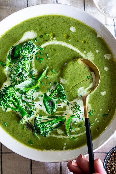 Green Goddess Soup, Soup Cauliflower, Soup Spinach, Soup Broccoli, Green Beans Soup, Herb Soup, Raw Spinach, Winter Cooking, Chicken Orzo Soup