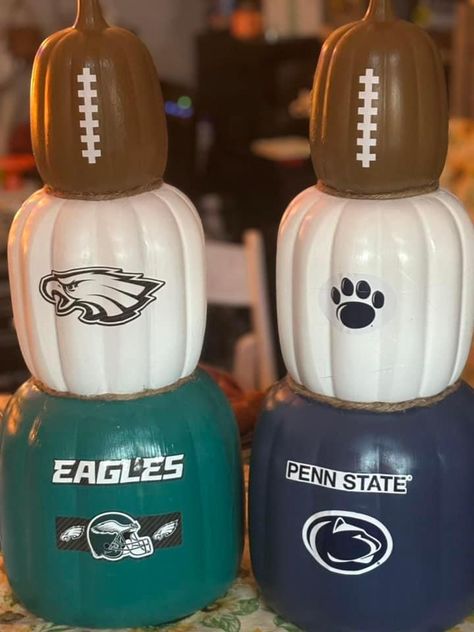 Eagles Pumpkin, Plastic Pumpkins Crafts, Stackable Pumpkins, Pumpkin Porch Decor, Pumpkins Crafts, Pumpkin Porch, Pumpkins Diy, Scary Halloween Decorations Diy, Porch Pumpkins