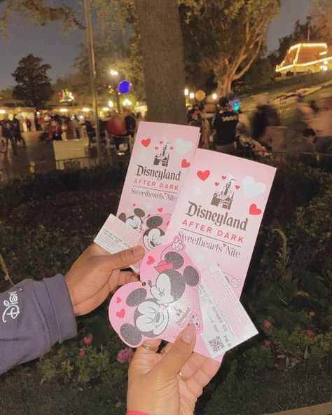 Disneyland Valentines Day Outfit, Disneyland Sweethearts Night, Disneyland Valentines Day, Disney World Date, Disneyland Date, Disneyland Honeymoon, Disney Date, Relationship Bucket List, Yesterday Today Tomorrow