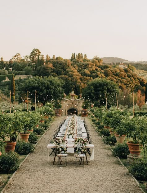 The Most Beautiful Dining Setups for an Unforgettable Wedding Reception | Green Wedding Shoes Italian Inspired Wedding, Funny Vine, Greenery Wedding Decor, Italian Theme, Rustic Wedding Decorations, Tuscan Wedding, Table Set Up, Bohol, Tuscany Wedding