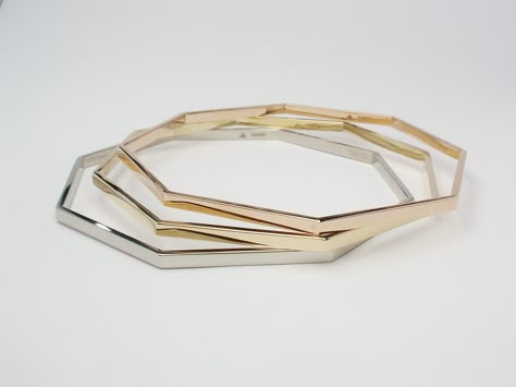 Contemporary Bangle Design, Bangle Photography, Solid Gold Bangle, Geometric Bangle, Modern Bangle, Accessorize Jewellery, New Gold Jewellery Designs, Gold Jewelry Outfits, Gold Earrings Models