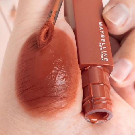 Orange Tone Lipstick, Terra Cotta Lipstick, Red Orange Lipstick Makeup, Orange Brown Lipstick Shades, Orange Brown Lipstick, Burnt Orange Lipstick Makeup, Lipstick Colour For Skin Tone, Dark Orange Lipstick, Orange Lipstick Looks