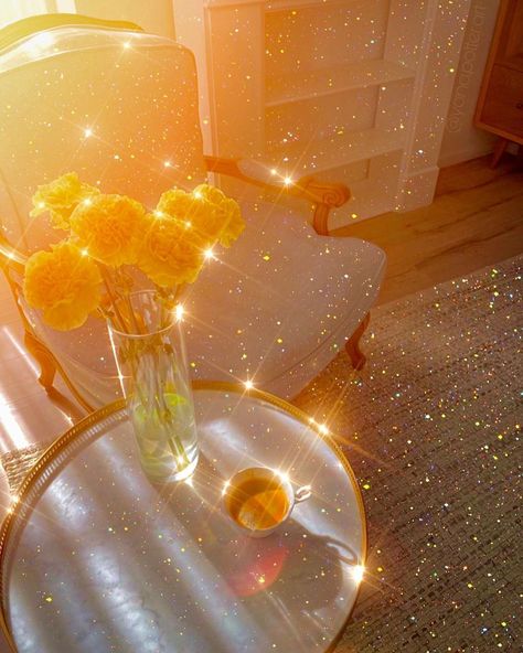 Boujee Aesthetics, Yana Core, Sparkly Aesthetic, Sparkle Aesthetic, Room Pics, Yellow Aesthetic Pastel, Glitter Photography, Room Aesthetics, Crystal Aesthetic