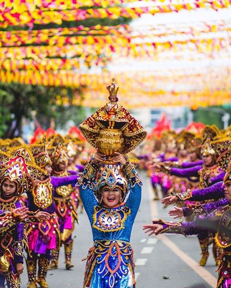 Festival Dance Philippines, Sinulog Festival Costume, Filipino Culture Aesthetic, Festival In The Philippines, Filipino Festival, Philippine Festivals, Sinulog Festival, Philippine Mythology, Street Dancing