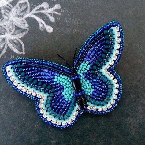 Native Beading Patterns, Beaded Butterfly, Beadwork Embroidery, Beadwork Designs, Bead Sewing, Bead Embroidery Patterns, Beadwork Patterns, Bead Embroidery Jewelry, Beaded Crafts