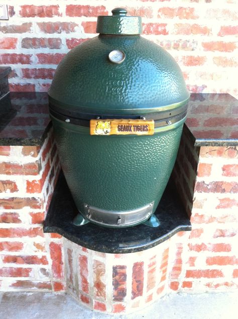 outdoor grill "stand" Outdoor Kitchen Layout, Electric Barbecue Grill, Egg Bbq, Big Green Egg Grill, Green Egg Grill, Big Green Egg Recipes, Egg Grill, Outdoor Grill Area, Grill Stand