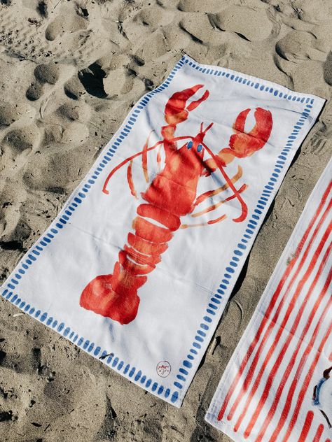 LOBSTER BEACH TOWEL 🦞 Original hand-drawn design (by me!  printed on a soft beach towel 🦞 Heavyweight 🦞 30"x60" 🦞 Soft Polyester facing 🦞 White cotton loop backing 🦞 50% Polyester 50% Cotton 🦞 Vibrant, one-sided print 🦞  Due to the thickness of the towel the print colors may not soak all the way through the fabric and white background can show through when towel fibers are stroked. *Please Note: Returns are not accepted for my products due to their made-to-order nature. Because of this c Cool Beach Towels, Beach Towel Design, Cute Beach Towels, Mediterranean Pool, Lobster Design, Summer Beach Towels, Coastal Aesthetic, Towel Design, Beach Items