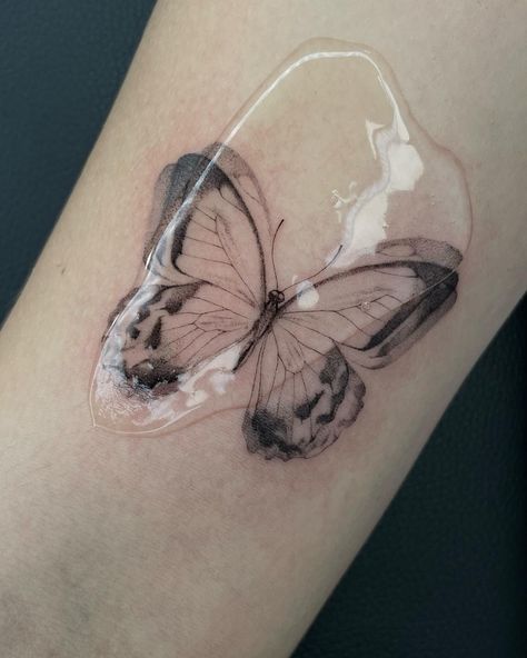 Butterfly flying tattoo by @veintidos.studio Butterfly Flying Tattoo, Glitch Tattoo, Insects Tattoo, Microrealism Tattoo, Tattoo With Flowers, Butterfly Flying, Flying Tattoo, Insect Tattoo, Butterfly Effect