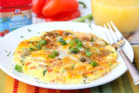 Easy Air Fryer Omelette - Prepared in the air fryer and filled with fresh veggies and cheese, this omelette is delicious and ready in 6 minutes! #bitzngiggles #airfry #airfried #airfryer #omelette #eggs #cheese #veggie #vegetable #vegetables #recipe #easy #breakfast #egg Air Fryer Omelette, Air Fryer Eggs, Air Fryer Ninja, Air Fryer Baked Potato, Good Morning Breakfast, Taiwan Food, Omelette Recipe, Easy Air Fryer, Cooking Recipe