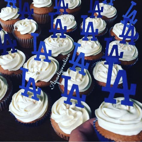 LA Dodgers cupcakes @apartycreation on Instagram Dodgers Cupcakes, Dodgers Baby Shower Ideas, La Dodgers Birthday Party, Dodgers Birthday Party, Dodgers Party, Baseball Theme Birthday, Baseball Theme Party, Baseball Birthday Party, Baseball Party