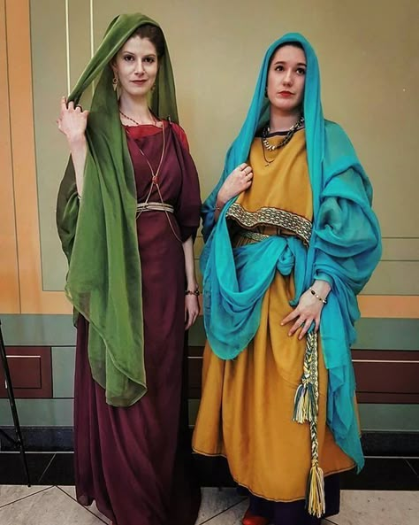 Rome Ootd, Ancient Rome Clothing, Rome Costume, Ancient Roman Clothing, Biblical Clothing, Byzantine Fashion, Roman Women, Roman Clothes, Roman Dress